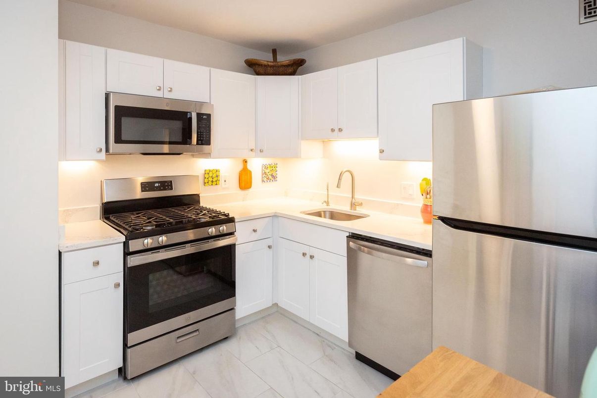 Interior, Kitchen, Marble, Stainless Steel Appliances