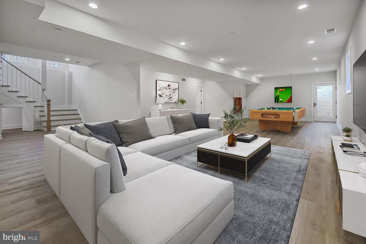 Billiard Table, Game Room, Interior, Living room, Recessed Lighting, Wood Texture Flooring