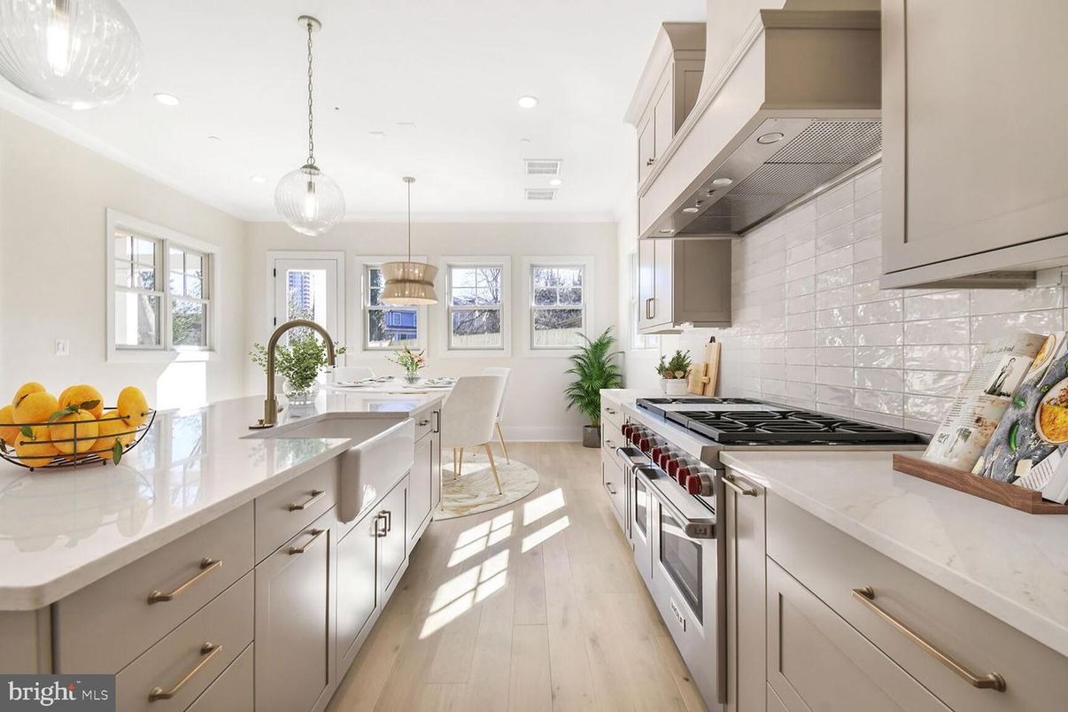 Dining room, Interior, Kitchen, Pendant Lights, Recessed Lighting, Stainless Steel Appliances, Wood Texture Flooring