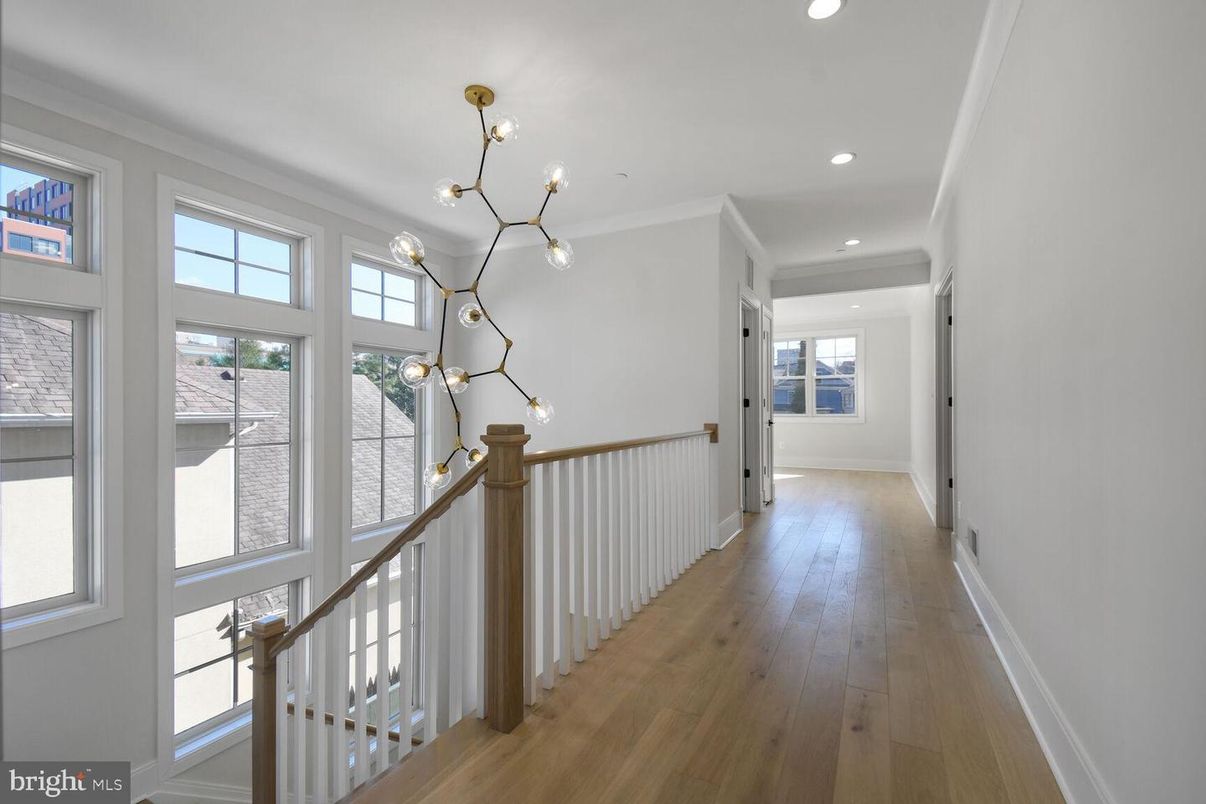 Interior, Pendant Lights, Recessed Lighting, Wood Texture Flooring