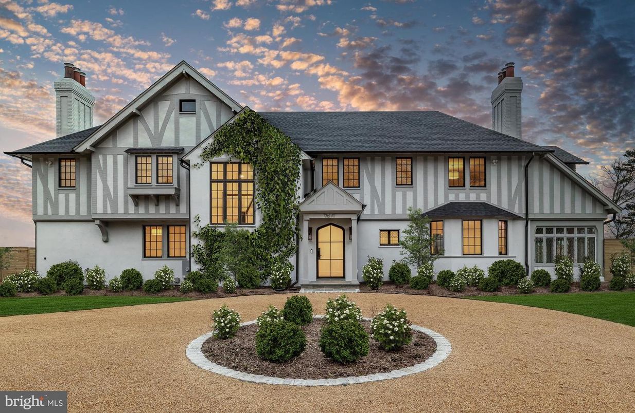 Exterior, Facade, Tudor Revival