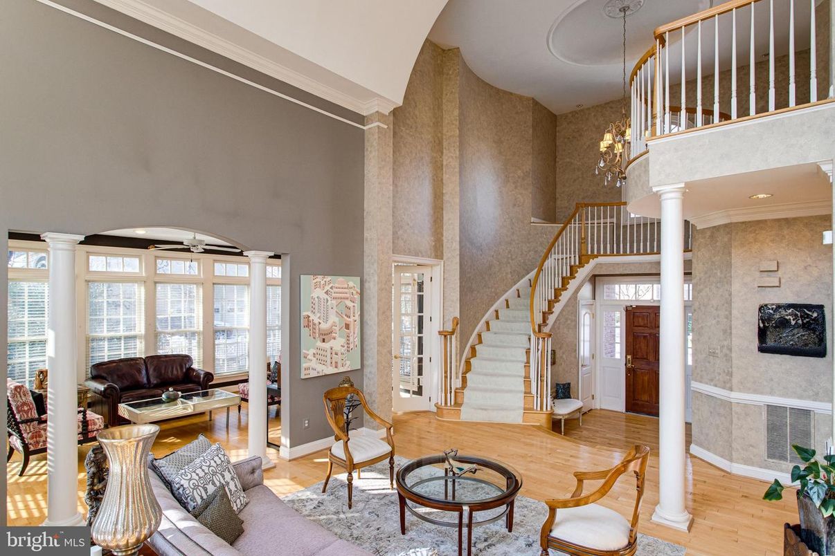 Chandelier, Interior, Living room, Recessed Lighting, Wood Texture Flooring