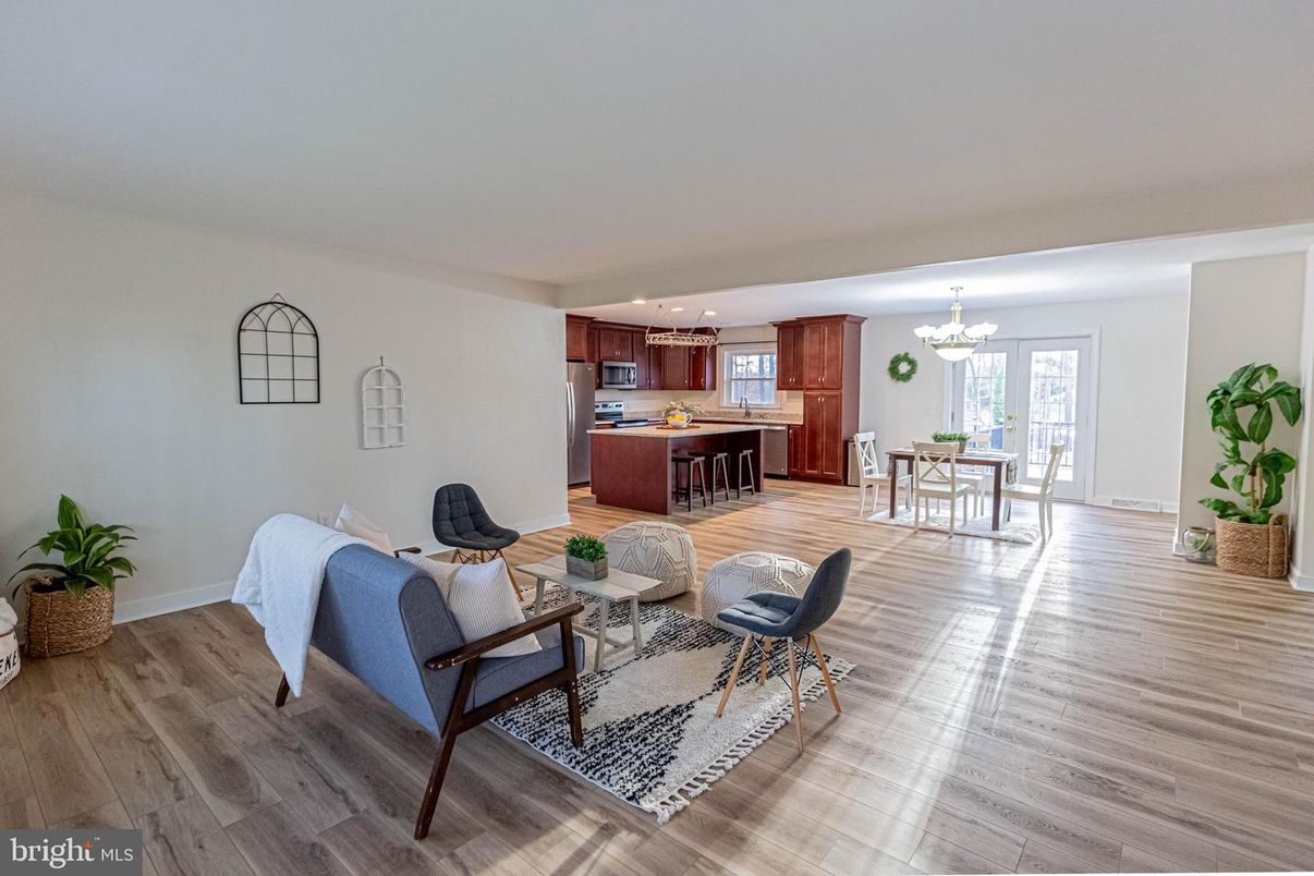 Chandelier, Dining room, Interior, Kitchen, Living room, Pendant Lights, Wood Texture Flooring