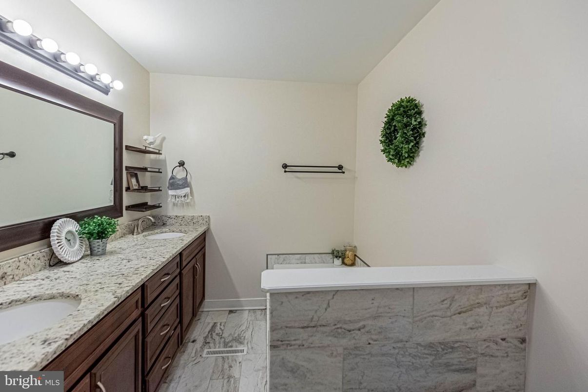 Bathroom, Dual Sink Vanities, Interior, Marble