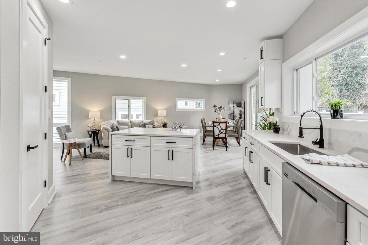 Dining room, Interior, Kitchen, Recessed Lighting, Wood Texture Flooring