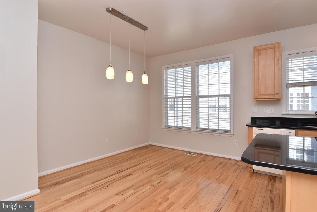 Empty room, Interior, Pendant Lights, Wood Texture Flooring