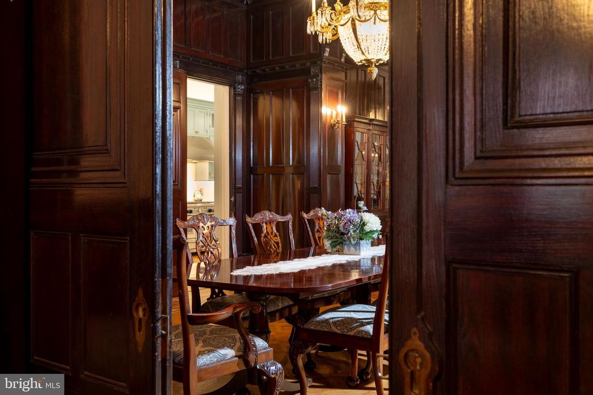 Chandelier, Dining room, Interior