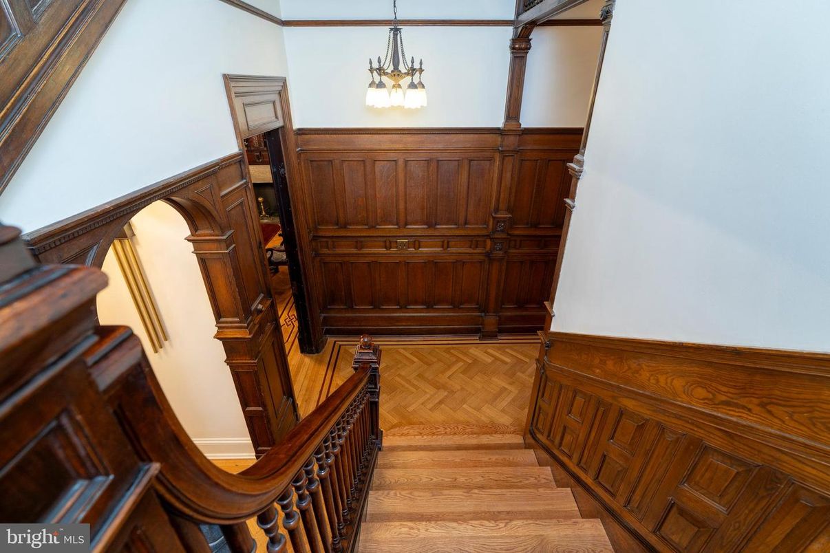 Interior, Pendant Lights, Wood Texture Flooring