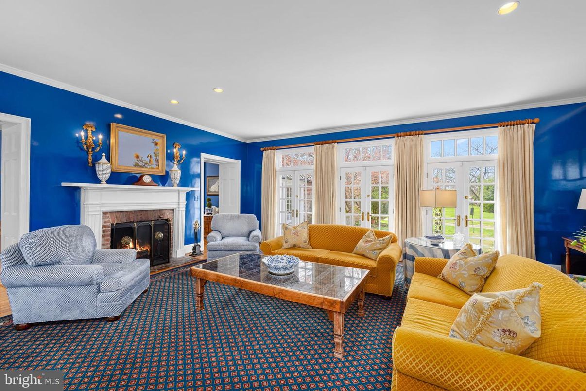 Fireplace, Interior, Living room, Recessed Lighting