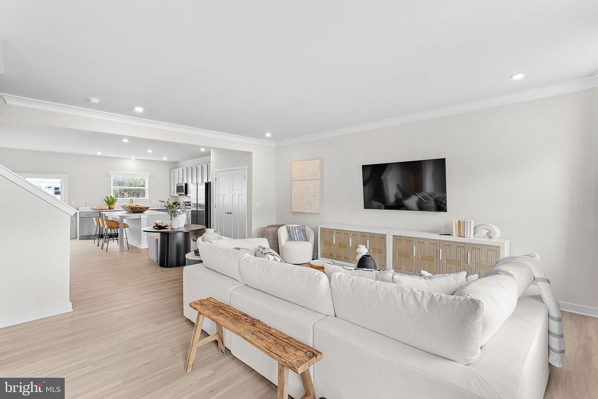 Interior, Kitchen, Living room, Recessed Lighting, Wood Texture Flooring