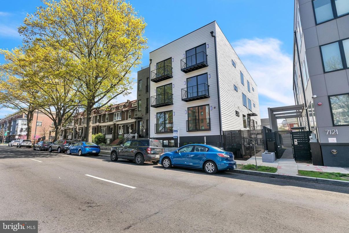 Exterior, Facade, Condo Building