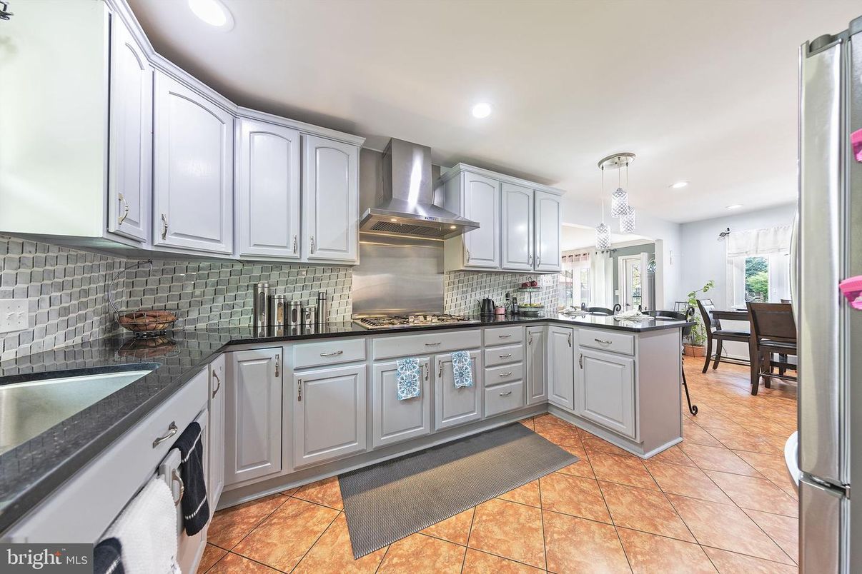 Dining room, Interior, Kitchen, Pendant Lights, Recessed Lighting