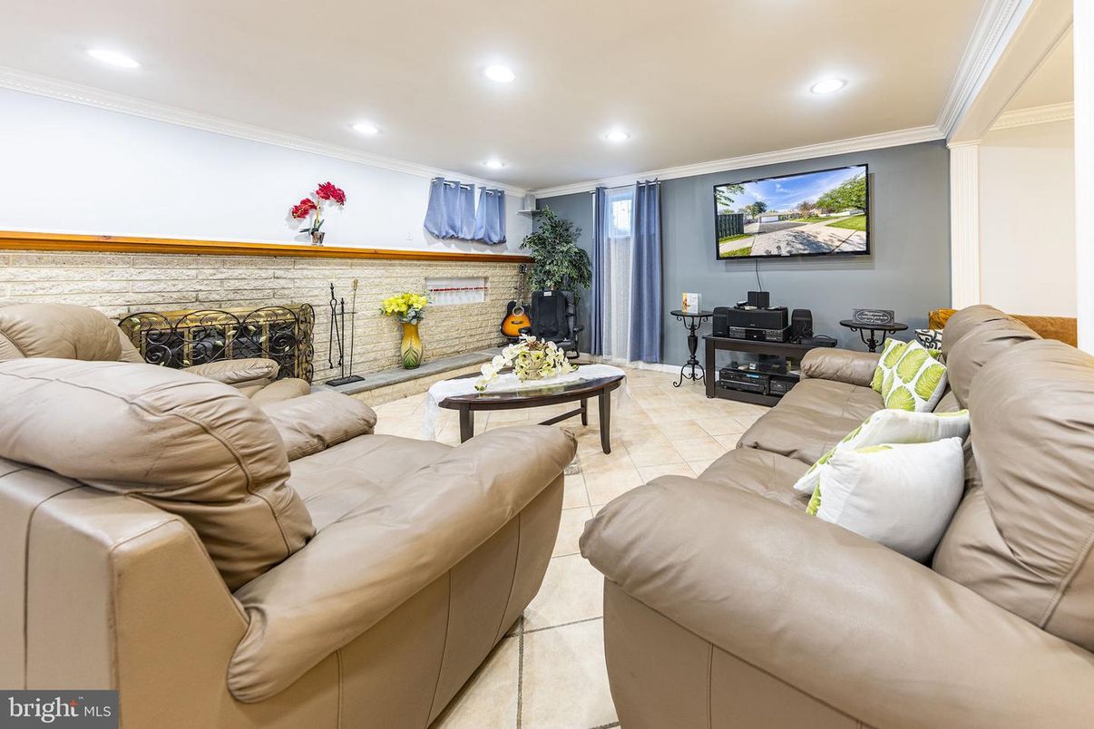 Fireplace, Interior, Living room, Recessed Lighting