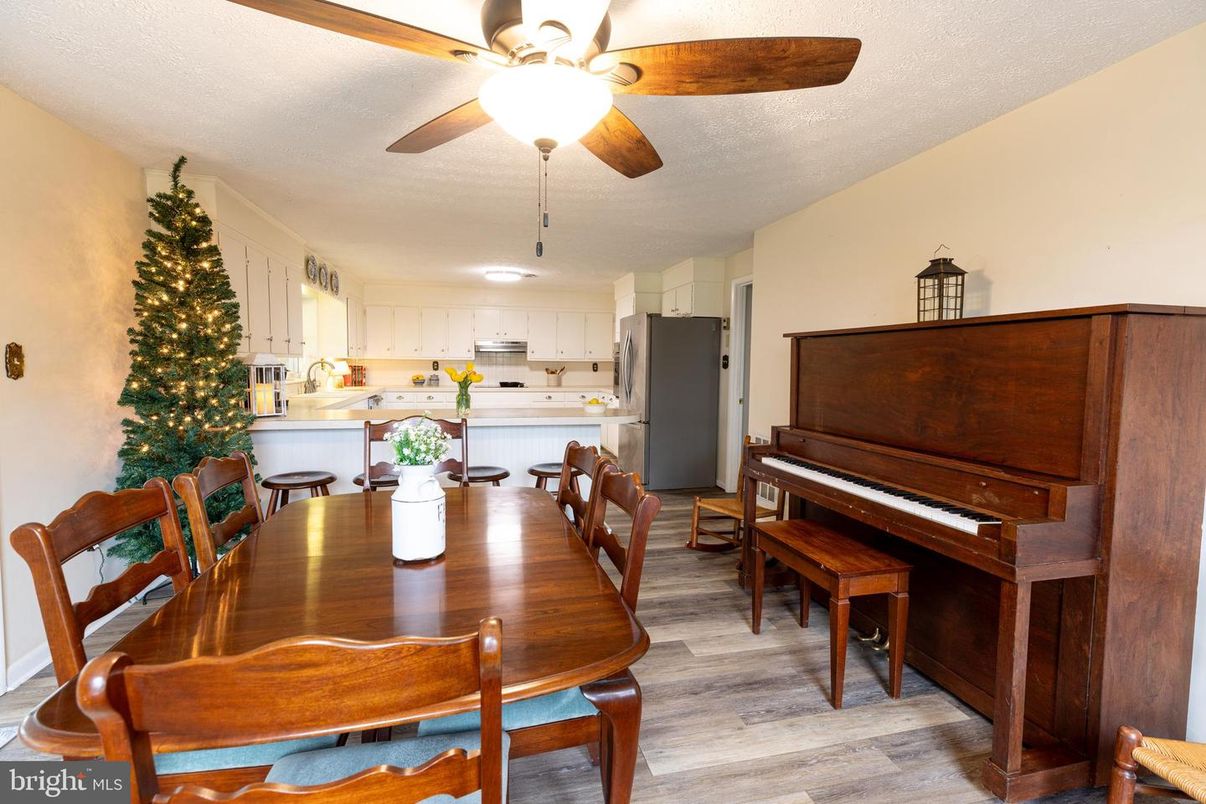 Dining room, Interior, Kitchen, Piano, Wood Texture Flooring