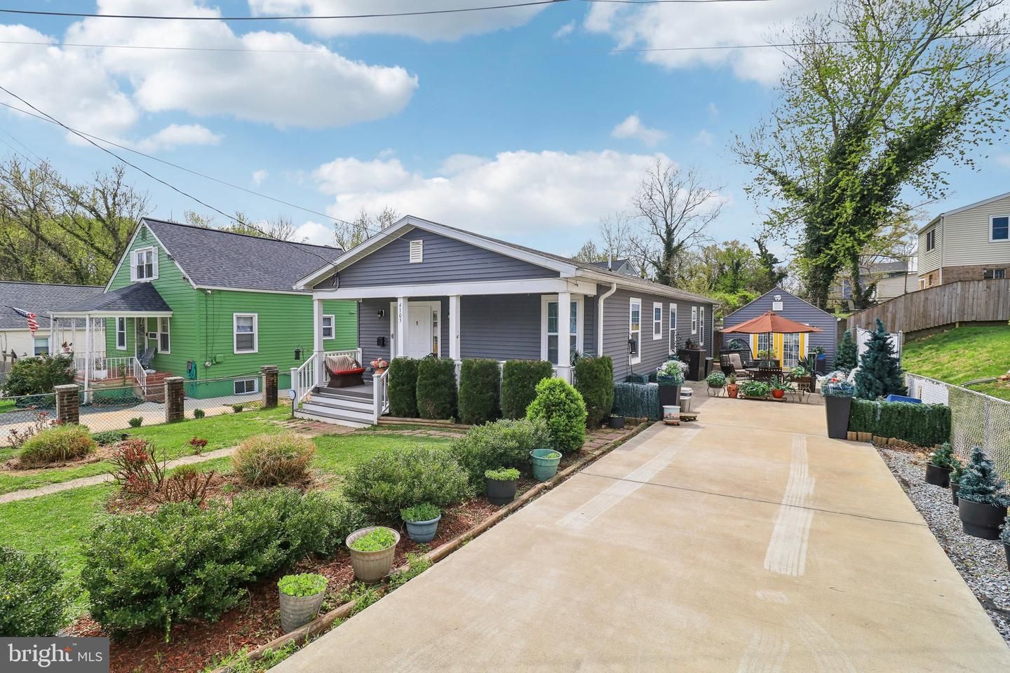 Backyard, Exterior, Facade, Ranch