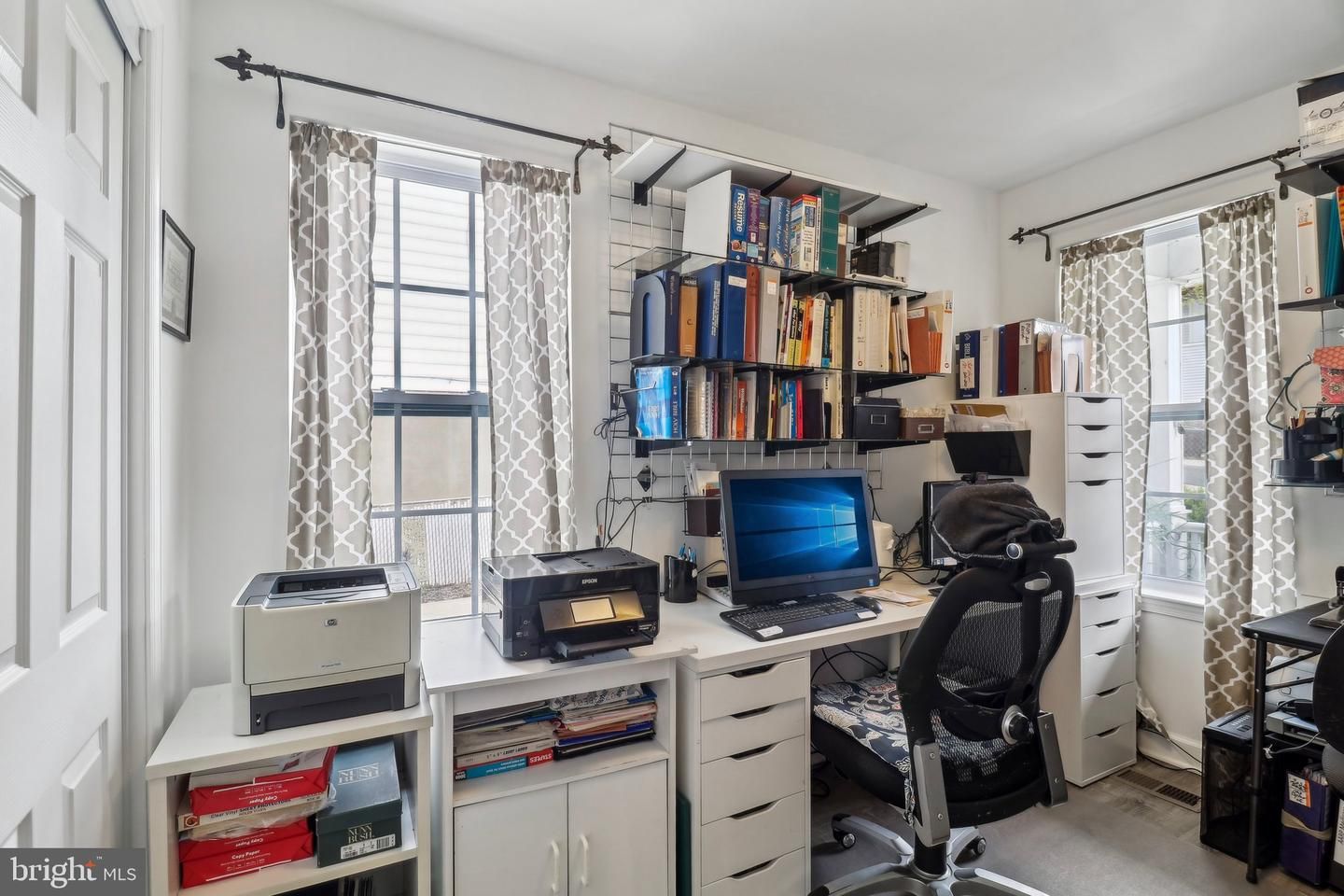 Home Office, Interior