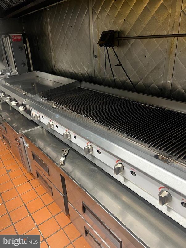 Interior, Stainless Steel Appliances