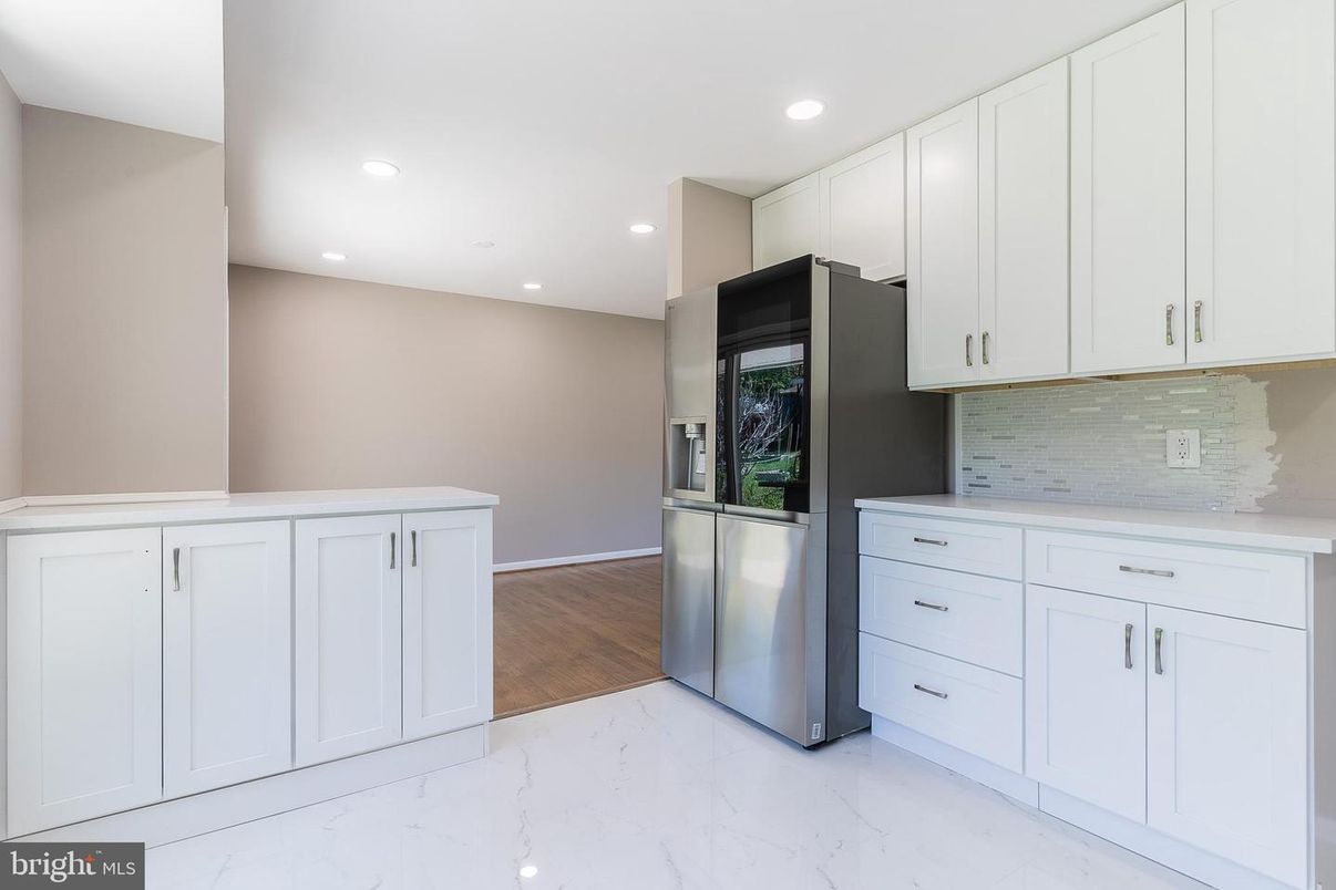 Interior, Kitchen, Marble, Recessed Lighting, Stainless Steel Appliances, Wood Texture Flooring