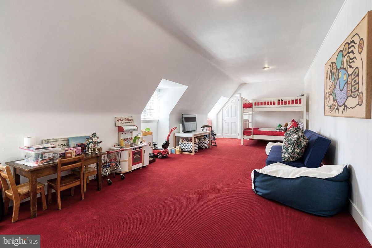 Dining room, Interior, Recessed Lighting