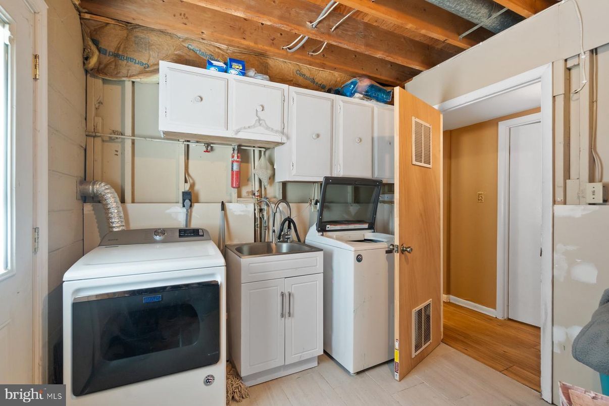 Interior, Washer, Wooden Beams, Wooden Ceilings, Wood Texture Flooring