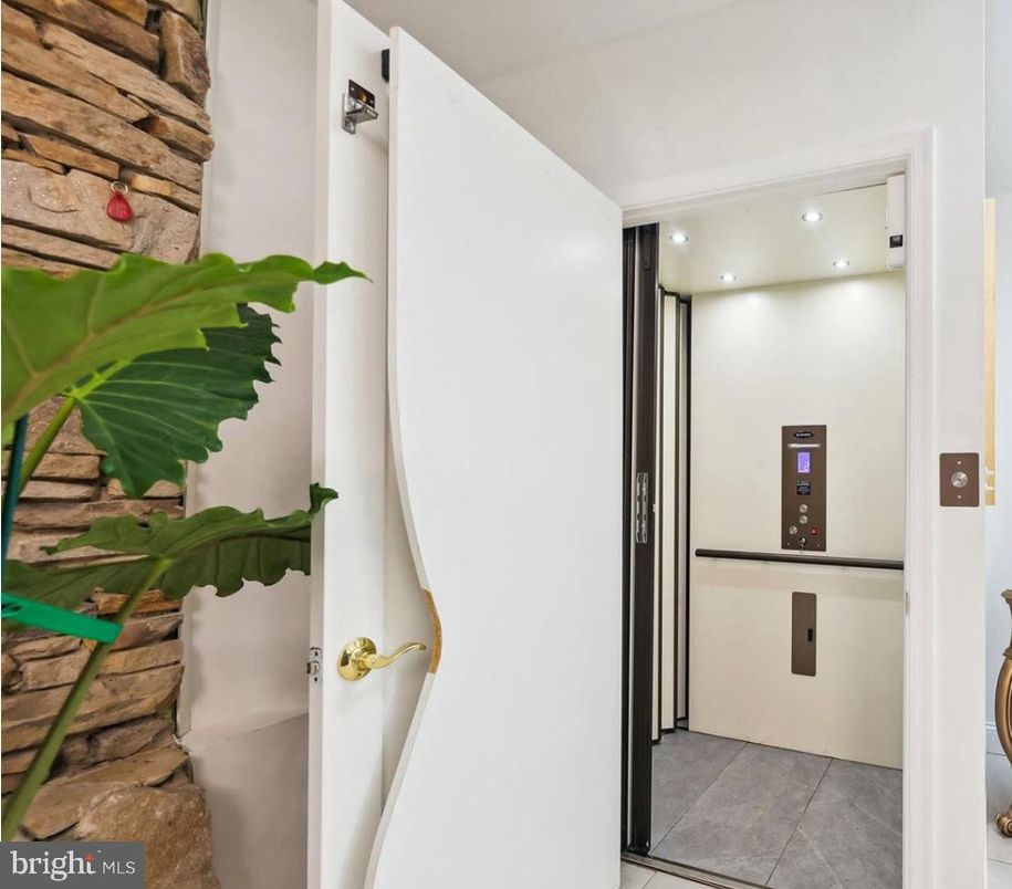 Elevator, Interior, Recessed Lighting