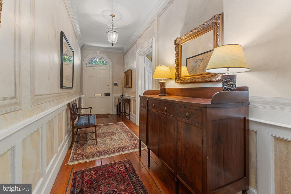Interior, Pendant Lights, Wood Texture Flooring