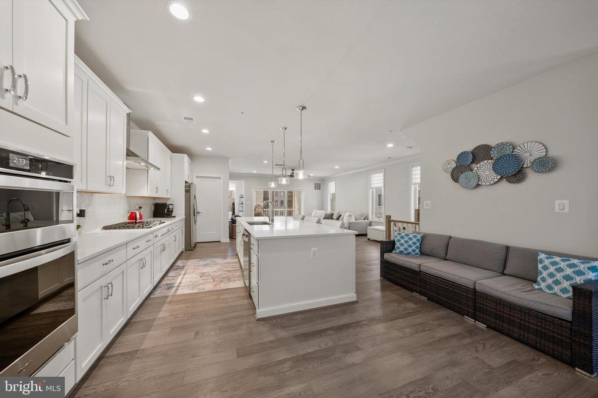 Interior, Kitchen, Living room, Pendant Lights, Recessed Lighting, Stainless Steel Appliances, Wood Texture Flooring