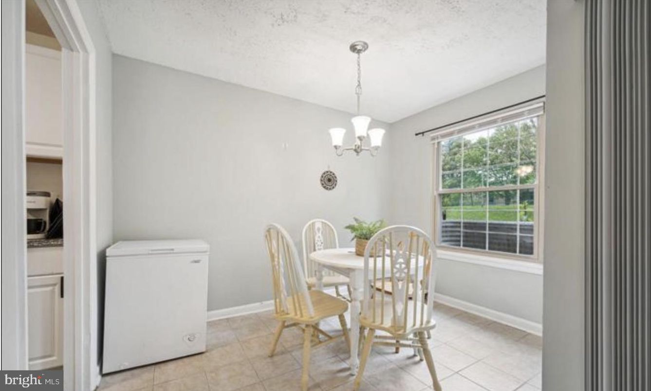 Chandelier, Dining room, Interior