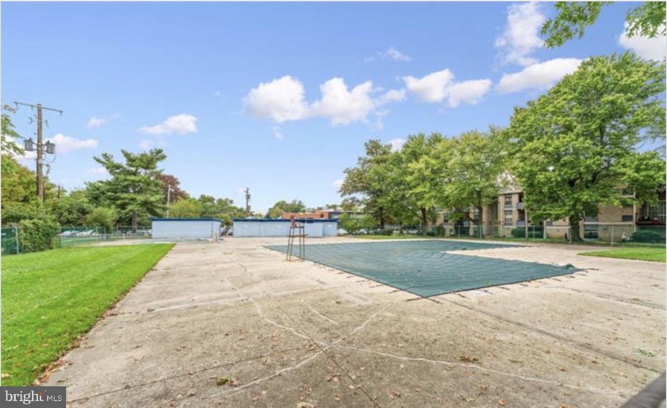 Backyard, Exterior, Tennis Courts