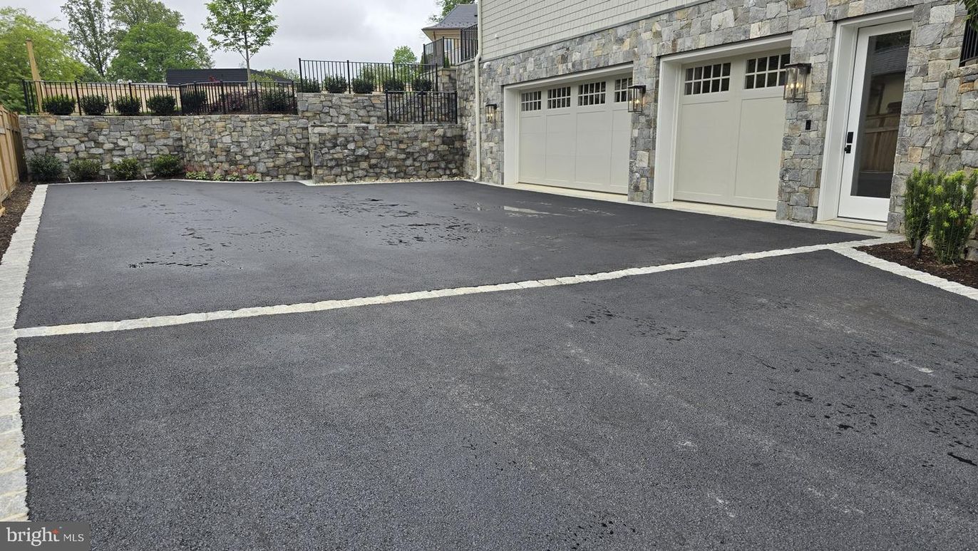 Detached Garage, Exterior