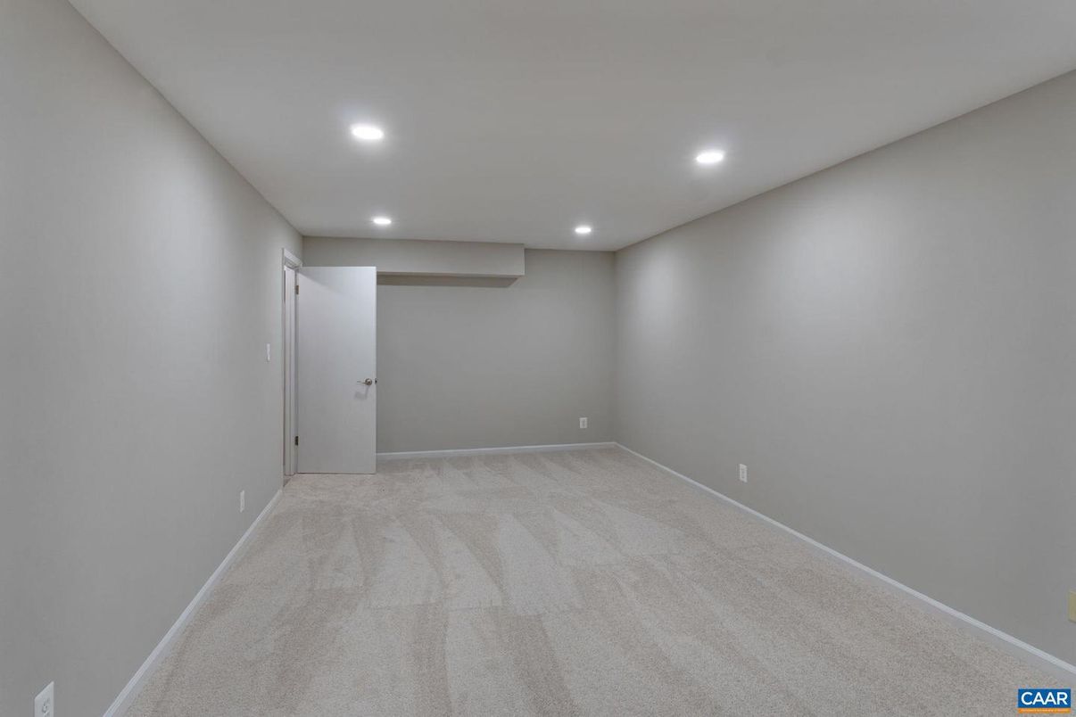 Empty room, Interior, Recessed Lighting