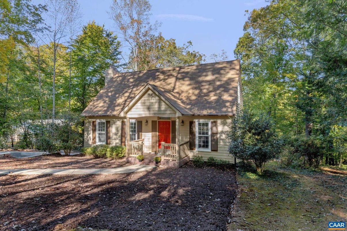Exterior, Facade, Cape Cod