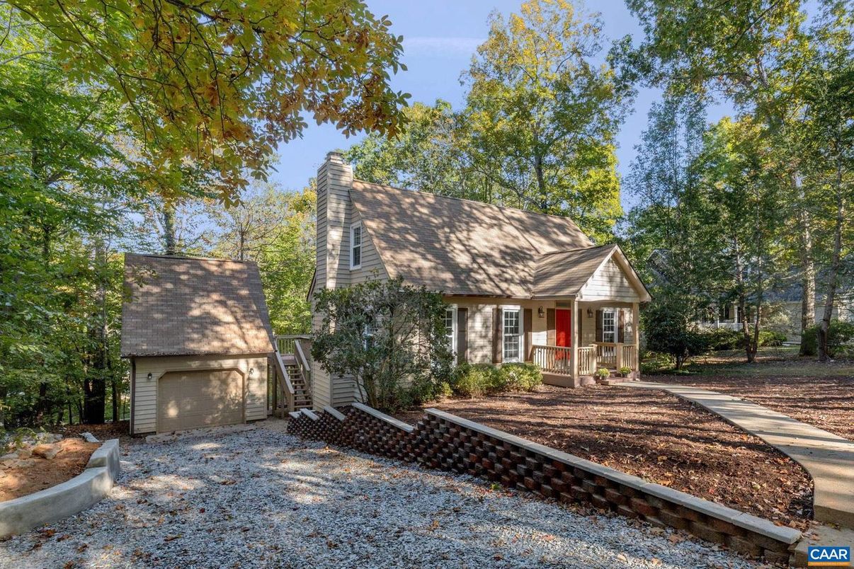 Backyard, Detached Garage, Exterior