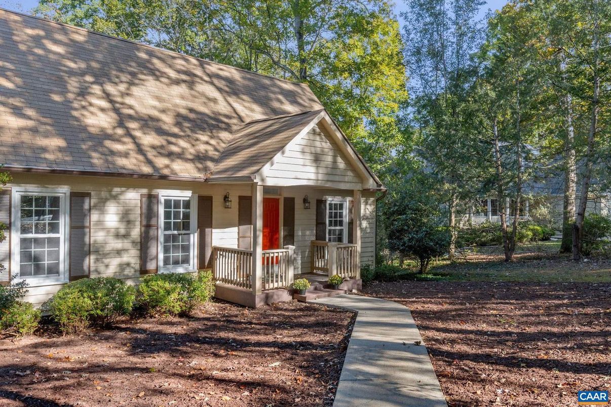 Exterior, Facade, Cape Cod