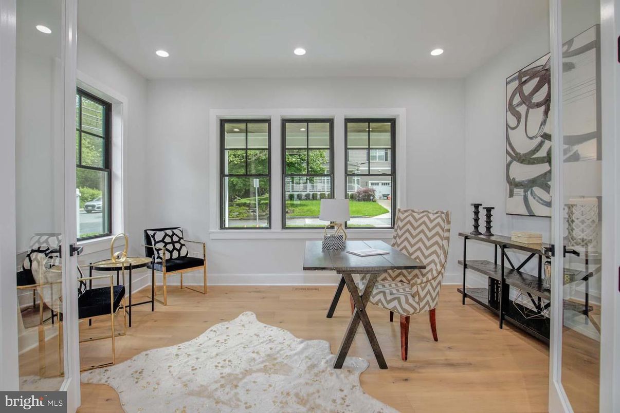 Home Office, Interior, Recessed Lighting, Wood Texture Flooring