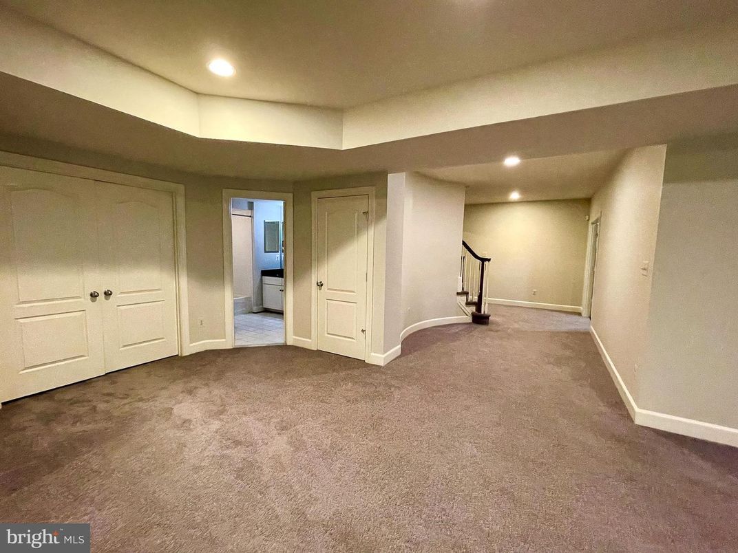 Fitness Equipment, Interior, Recessed Lighting