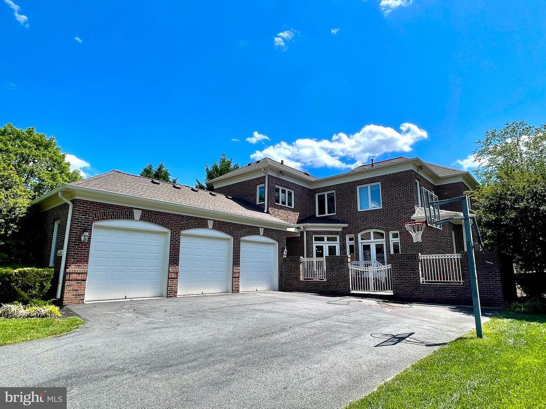 Attached, Exterior, Facade, Brick Facade, Brick Traditional