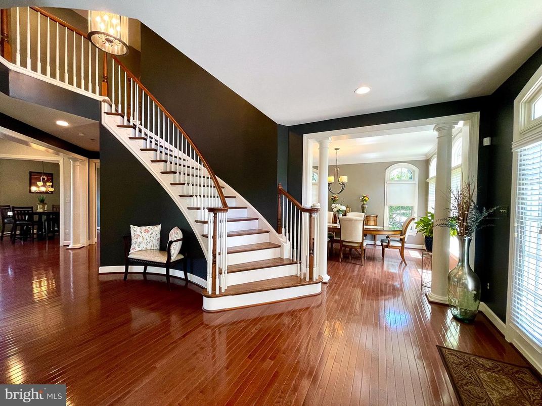 Chandelier, Dining room, Interior, Recessed Lighting, Wood Texture Flooring