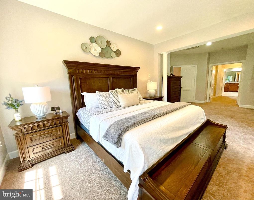 Bedroom, Interior, Recessed Lighting