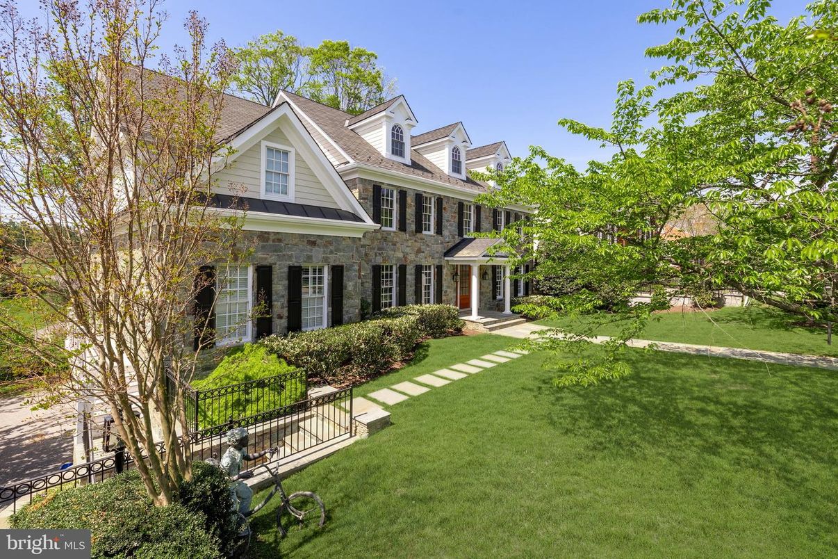 Backyard, Exterior, Facade, Georgian