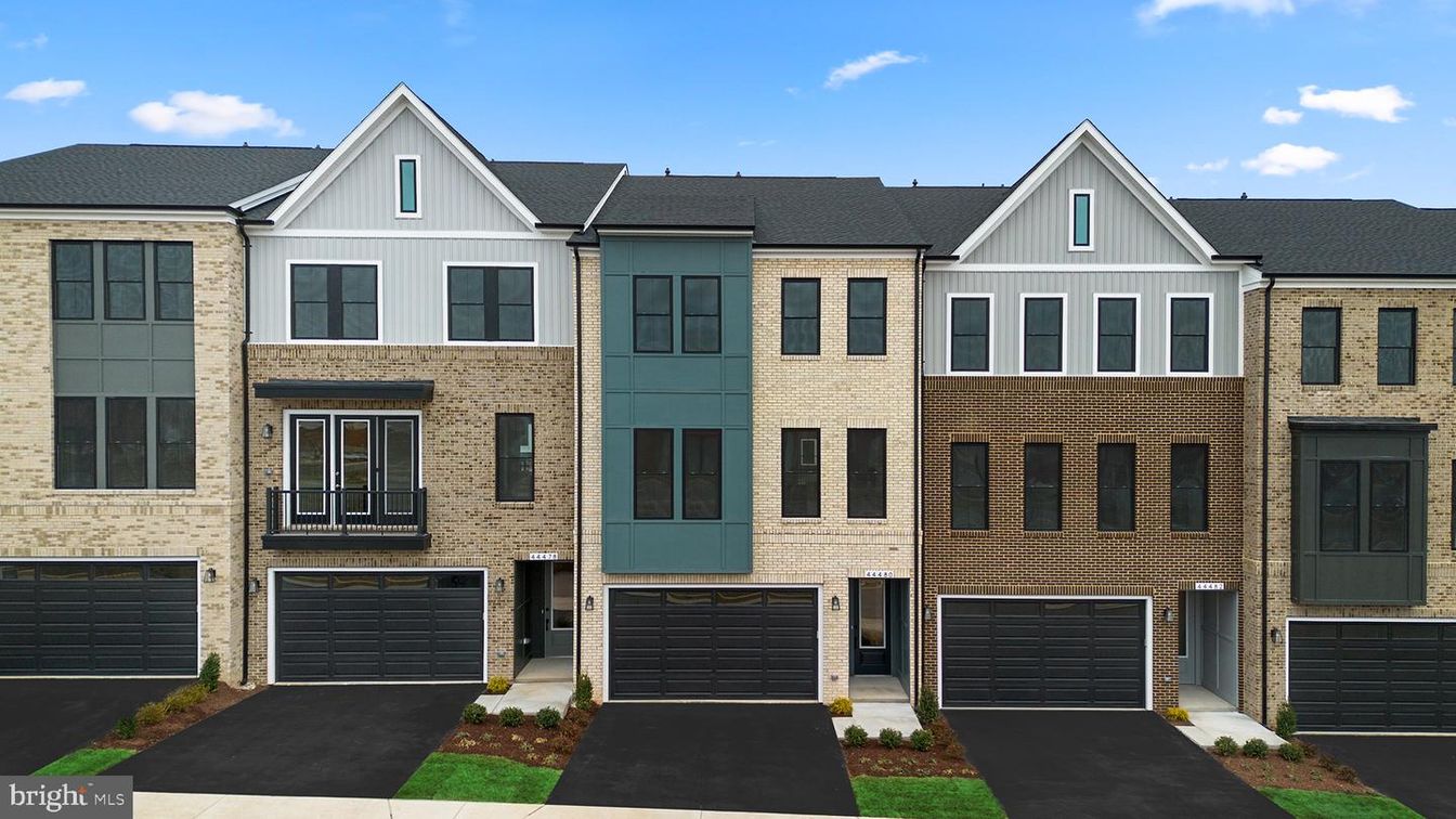 Attached, Exterior, Facade, Brick Facade, Rowhouse