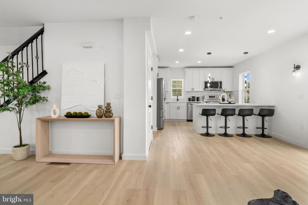 Interior, Kitchen, Pendant Lights, Recessed Lighting, Wood Texture Flooring