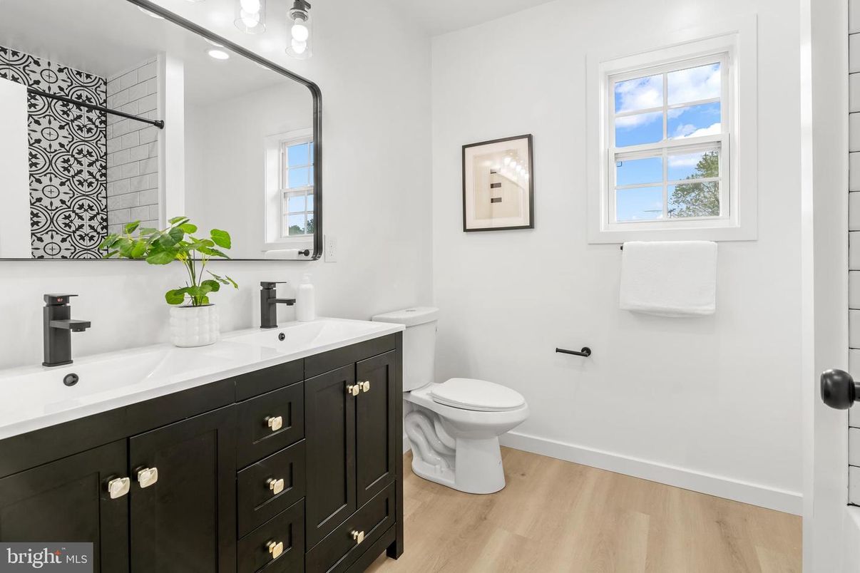 Bathroom, Dual Sink Vanities, Interior, Wood Texture Flooring