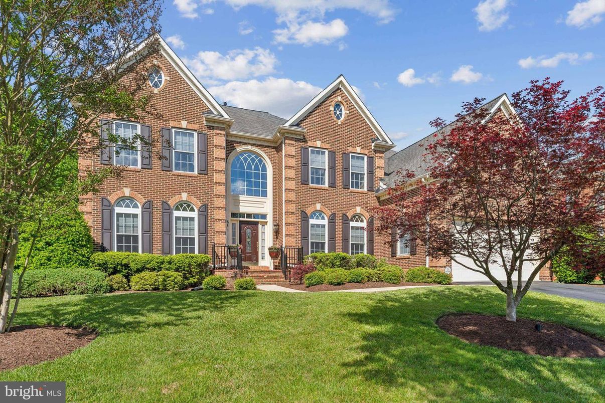 Exterior, Facade, Brick Facade, Brick Traditional