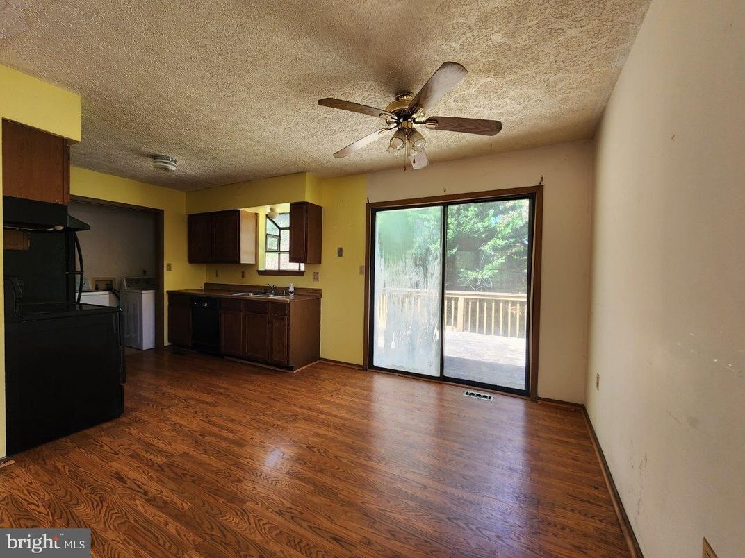 Empty room, Interior, Kitchen, Wood Texture Flooring