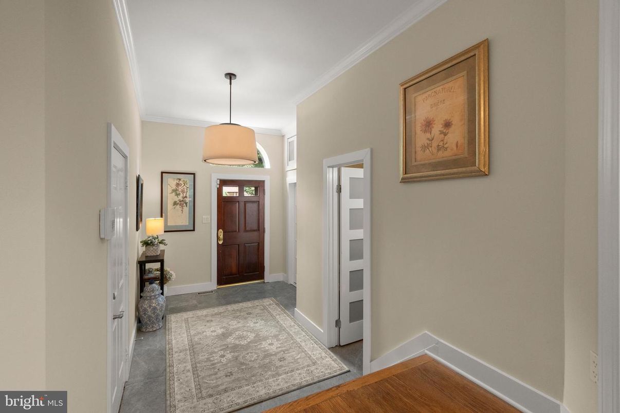 Interior, Pendant Lights, Wood Texture Flooring