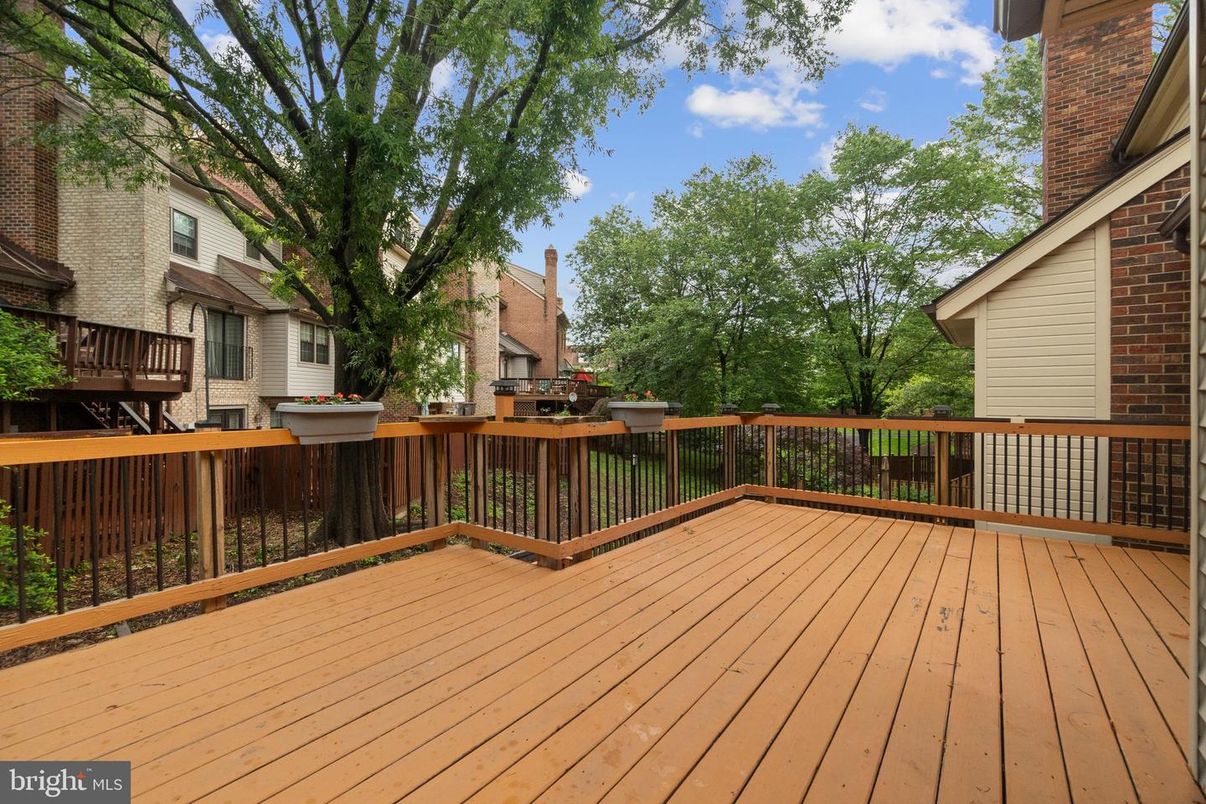 Exterior, Wood Texture Flooring