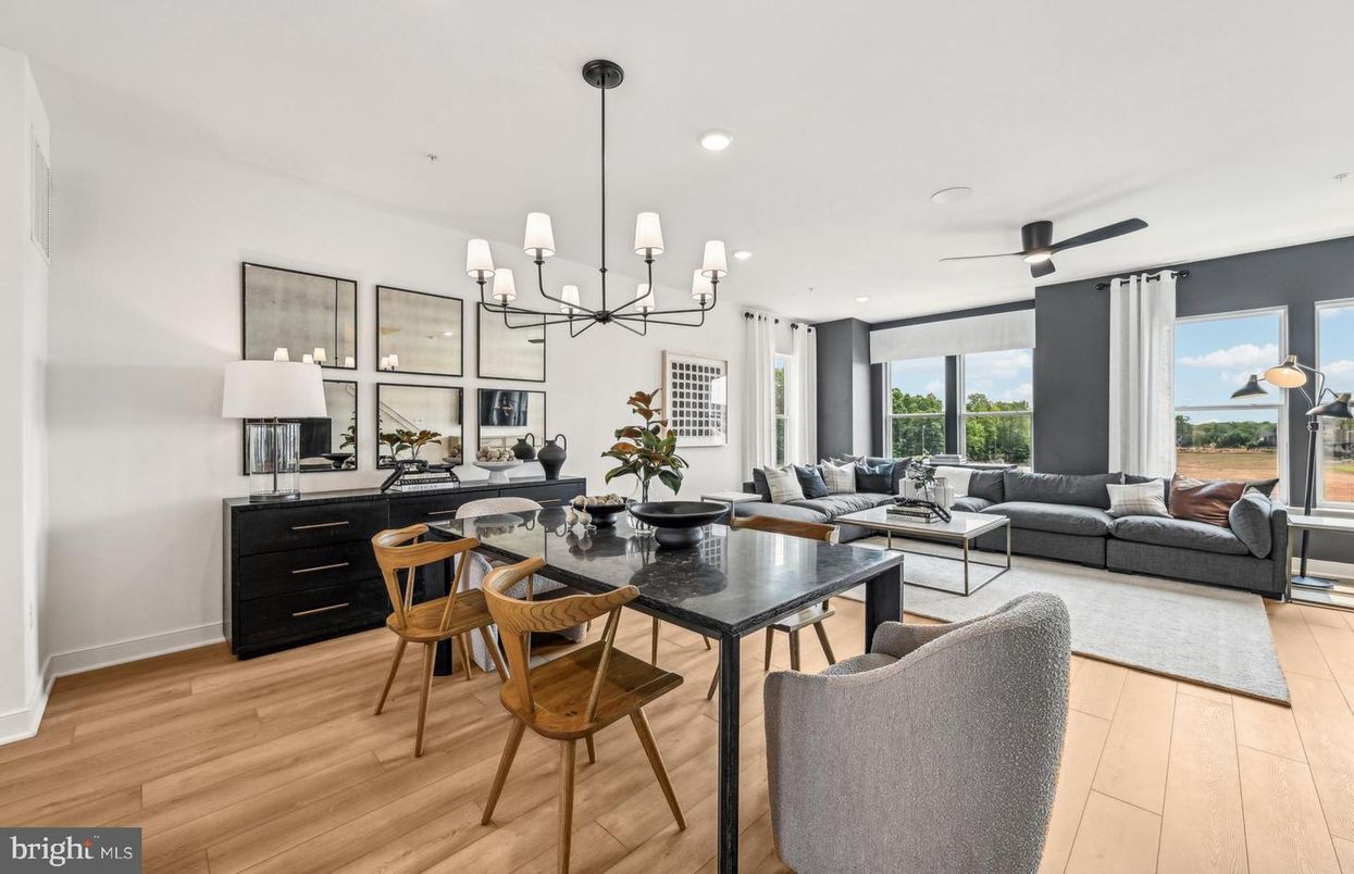 Dining room, Interior, Living room, Pendant Lights, Recessed Lighting, Wood Texture Flooring