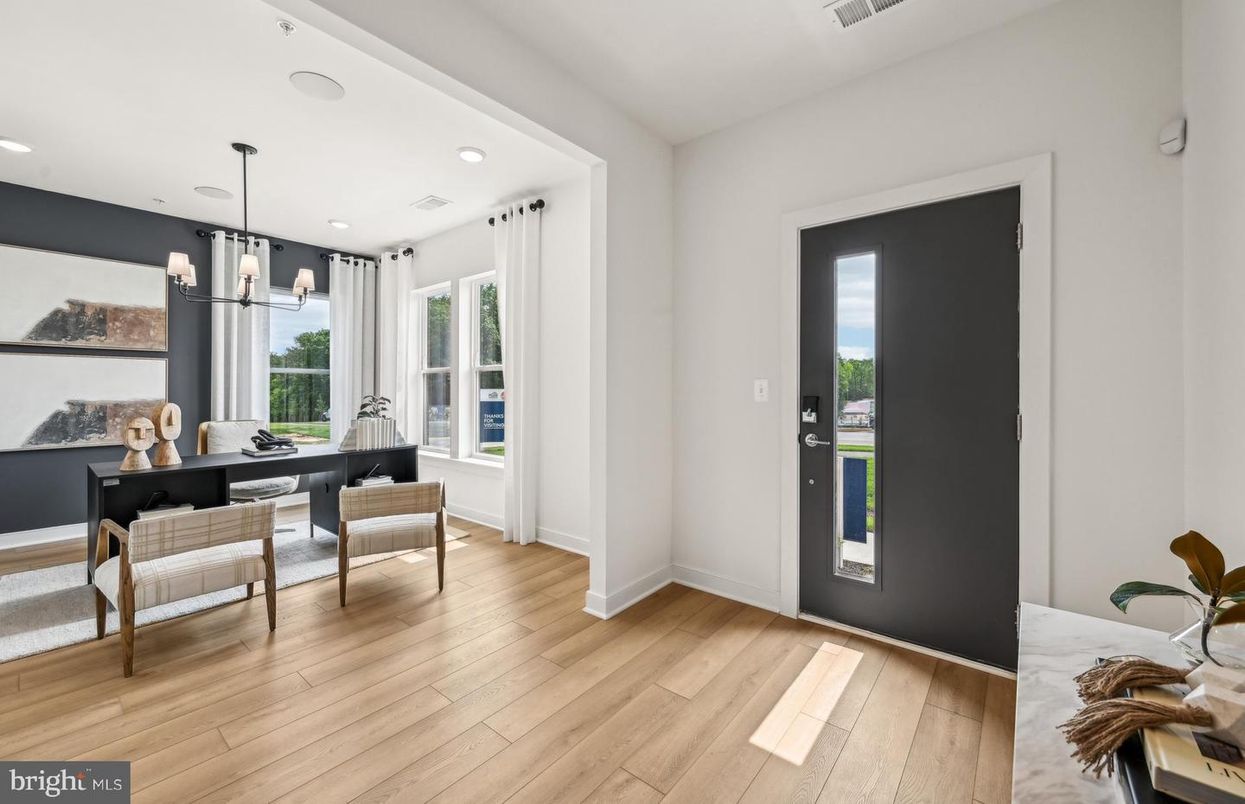 Dining room, Interior, Pendant Lights, Recessed Lighting, Wood Texture Flooring
