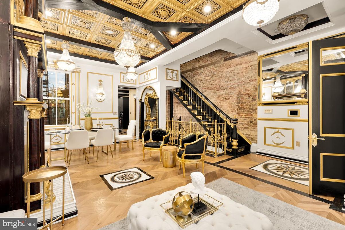 Chandelier, Dining room, Interior, Pendant Lights, Recessed Lighting, Wood Texture Flooring